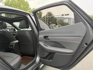 Hyundai Sonata 2024 2.0T N Line Max interior foto 19 Hyundai Sonata 2024 2.0T N Line Max interior foto 19