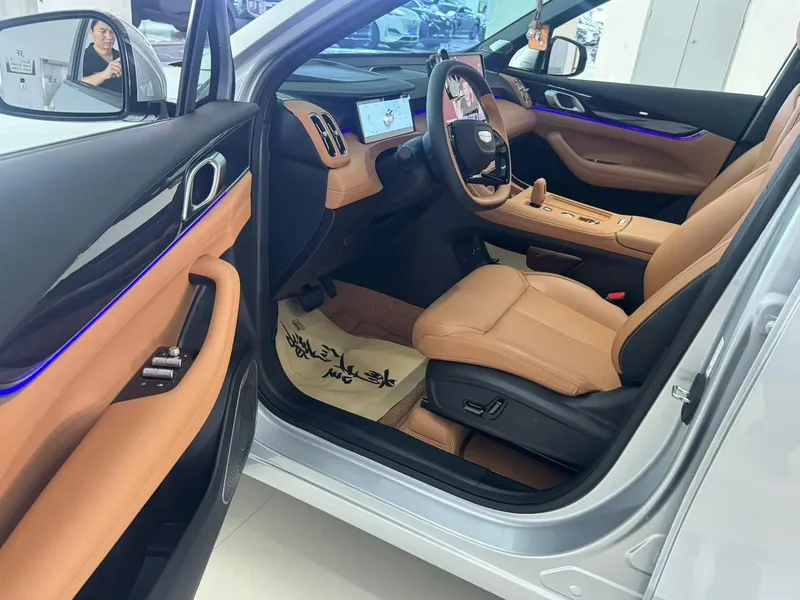 Geely Boyue L 2025 Fourth generation 1.5TD DCT Brocade beauty interior photo 6 Geely Boyue L 2025 Fourth generation 1.5TD DCT Brocade beauty interior photo 6