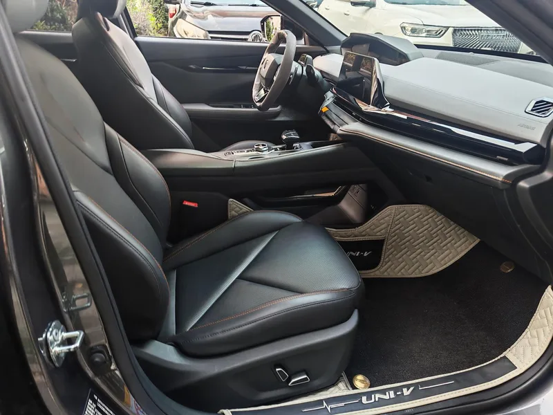 Changan UNI-V 2022 1.5T Premium Trim interior photo 16 Changan UNI-V 2022 1.5T Premium Trim interior photo 16
