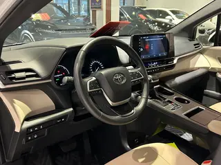 Toyota Sienna 2023 Dual Power 2.5L Luxury Edition exterior photo 4 Toyota Sienna 2023 Dual Power 2.5L Luxury Edition exterior photo 4