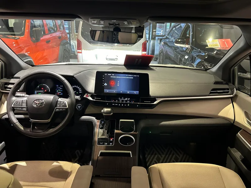 Toyota Sienna 2023 Dual Power 2.5L Luxury Edition exterior photo 7 Toyota Sienna 2023 Dual Power 2.5L Luxury Edition exterior photo 7