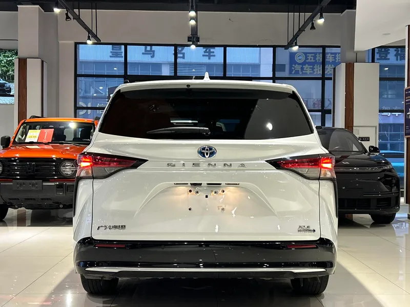 Toyota Sienna 2023 Dual Power 2.5L Luxury Edition interior photo 17 Toyota Sienna 2023 Dual Power 2.5L Luxury Edition interior photo 17