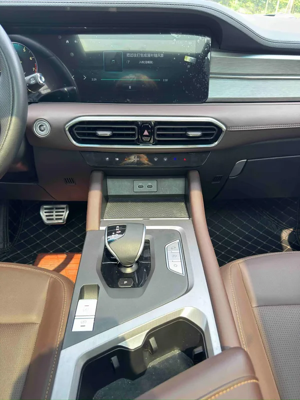 Jetour X90 PLUS 2023 1.6TD DCT Вилла интерьер фото 17 Jetour X90 PLUS 2023 1.6TD DCT Вилла интерьер фото 17