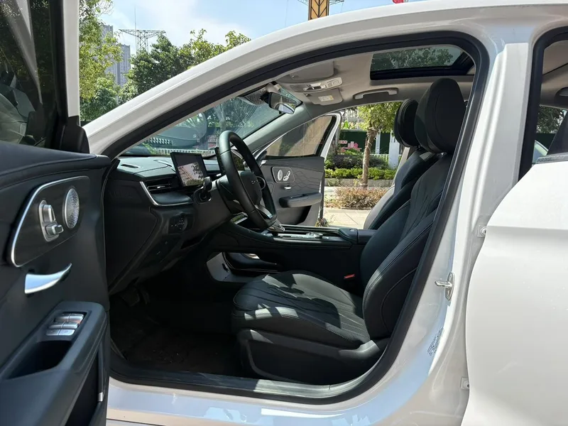 Chery Arrizo 8 PRO 2025 1.6T DCT Luxury type exterior photo 5 Chery Arrizo 8 PRO 2025 1.6T DCT Luxury type exterior photo 5