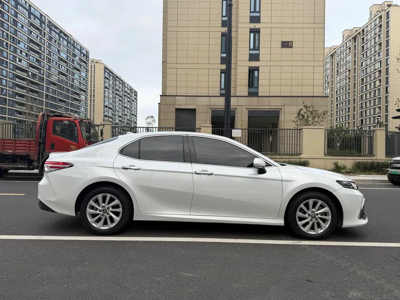 Toyota Camry 2021 2.0G Edición de lujo exterior foto 3 Toyota Camry 2021 2.0G Edición de lujo exterior foto 3