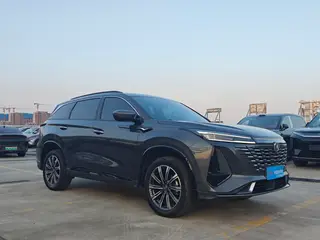 Changan CS75 PLUS 2023 Tercera generación 1.5T Tipo piloto automático exterior foto 4 Changan CS75 PLUS 2023 Tercera generación 1.5T Tipo piloto automático exterior foto 4