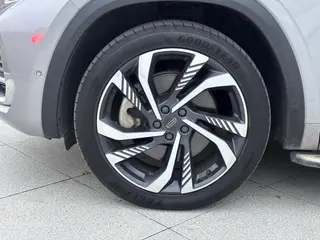 Geely Monjaro 2021 2.0TD Modelo insignia de tracción en las cuatro ruedas automática de alta potencia exterior foto 6 Geely Monjaro 2021 2.0TD Modelo insignia de tracción en las cuatro ruedas automática de alta potencia exterior foto 6
