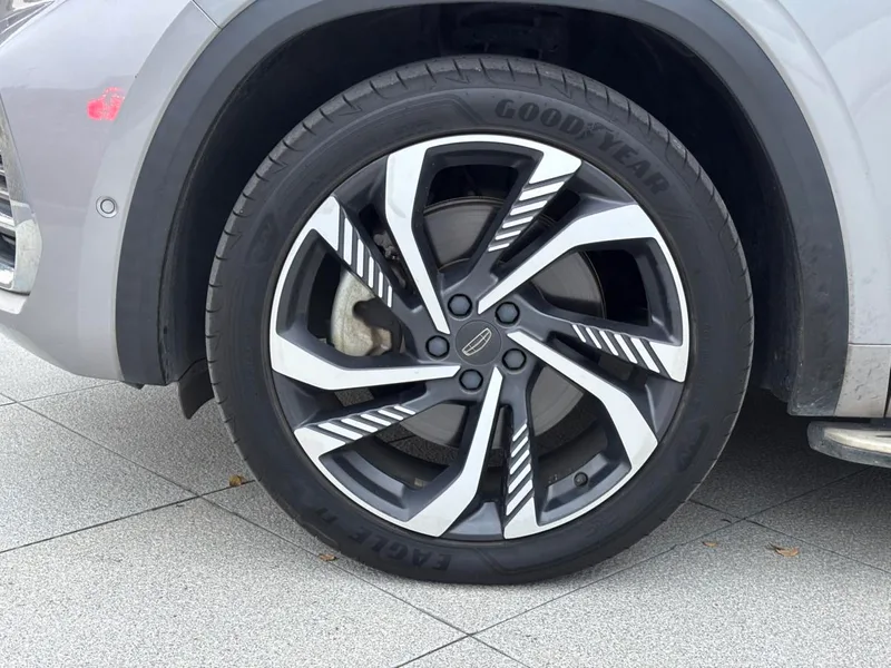 Geely Monjaro 2021 2.0TD Modelo insignia de tracción en las cuatro ruedas automática de alta potencia exterior foto 6 Geely Monjaro 2021 2.0TD Modelo insignia de tracción en las cuatro ruedas automática de alta potencia exterior foto 6