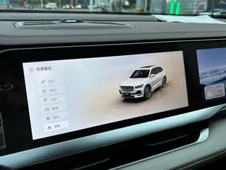 Geely Monjaro 2021 2.0TD Modelo insignia de tracción en las cuatro ruedas automática de alta potencia interior foto 19 Geely Monjaro 2021 2.0TD Modelo insignia de tracción en las cuatro ruedas automática de alta potencia interior foto 19