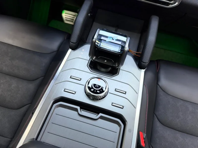 Jetour T2 2025 2.0TD XWD Time travel+ interior photo 9 Jetour T2 2025 2.0TD XWD Time travel+ interior photo 9