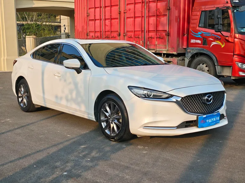 Mazda Atenza 2020 2.0L Edición Deluxe Blue Sky exterior foto 4 Mazda Atenza 2020 2.0L Edición Deluxe Blue Sky exterior foto 4