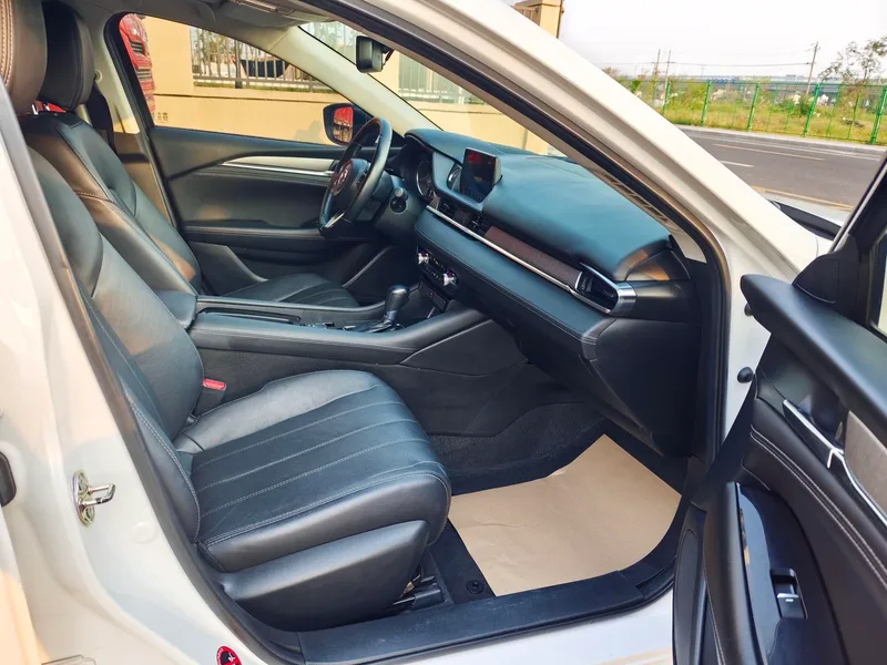 Mazda Atenza 2020 2.0L Edición Deluxe Blue Sky interior foto 12 Mazda Atenza 2020 2.0L Edición Deluxe Blue Sky interior foto 12