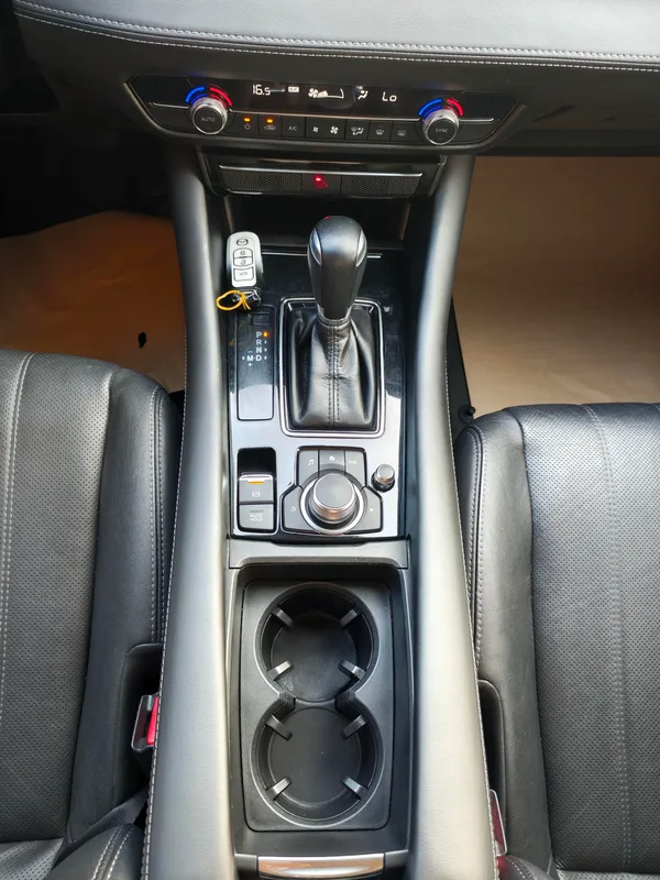 Mazda Atenza 2020 2.0L Edición Deluxe Blue Sky interior foto 13 Mazda Atenza 2020 2.0L Edición Deluxe Blue Sky interior foto 13