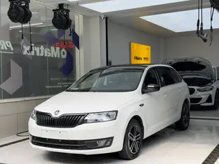 Skoda Rapid Spaceback 2016 Restyling 1.6L Automatic Smart Travel Edition