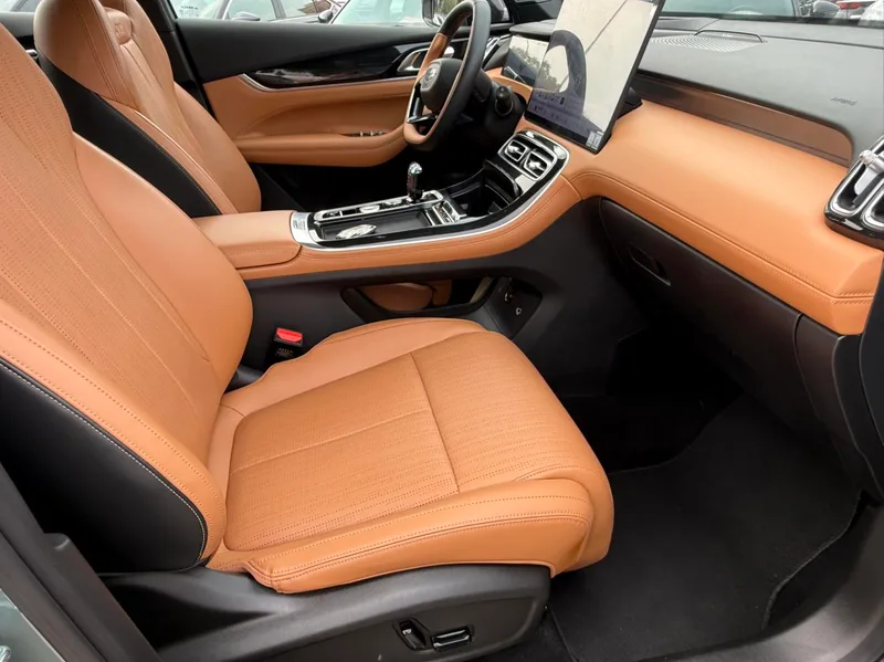 Geely Boyue L 2025 Fourth generation 1.5TD DCT Brocade beauty interior photo 13