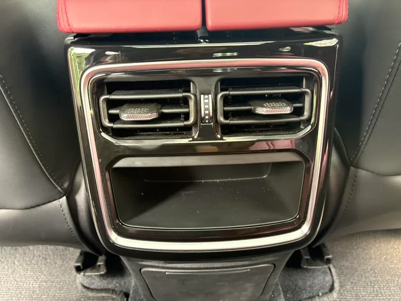 Jetour X70 PLUS 2025 Edición campeona 1.5T DCT Campeón MAX 5 Asiento exterior foto 10 Jetour X70 PLUS 2025 Edición campeona 1.5T DCT Campeón MAX 5 Asiento exterior foto 10