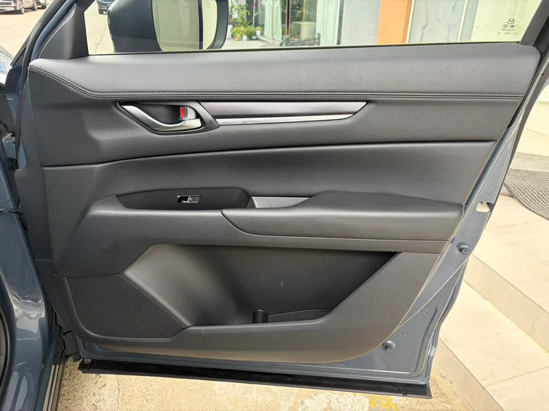 Mazda CX-5 2021 2.0L Automatic two-wheel drive black knight type interior photo 16 Mazda CX-5 2021 2.0L Automatic two-wheel drive black knight type interior photo 16