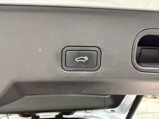 Geely Boyue L 2024 1.5TD DCT Premium Edition interior photo 9