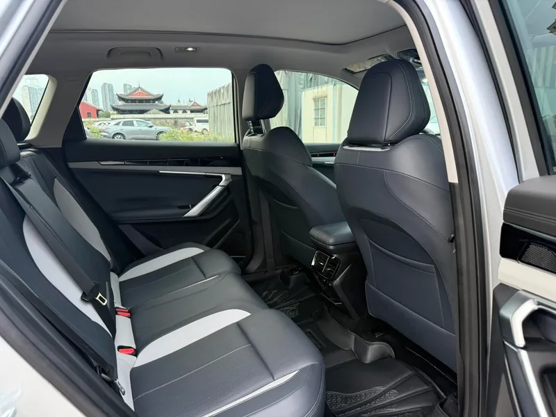 Geely Boyue L 2024 1.5TD DCT Premium Edition interior photo 10