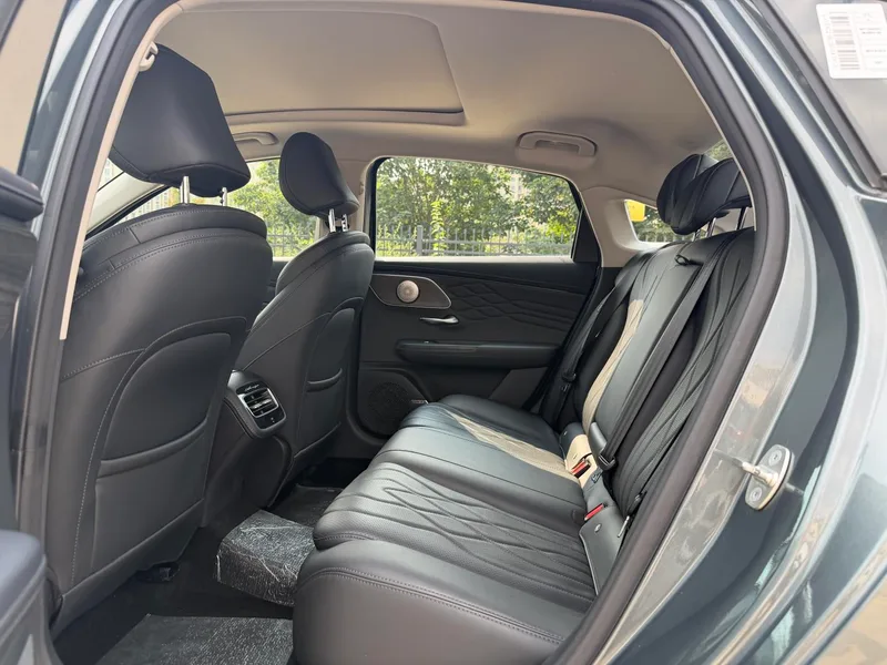 Chery Arrizo 8 PRO 2025 1.6T DCT Luxury type interior photo 8 Chery Arrizo 8 PRO 2025 1.6T DCT Luxury type interior photo 8