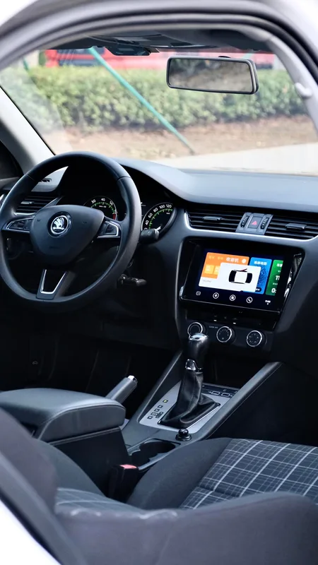 Skoda Octavia 2019 TSI230 DSG Zhixing Comfort Edition China V interior photo 8 Skoda Octavia 2019 TSI230 DSG Zhixing Comfort Edition China V interior photo 8
