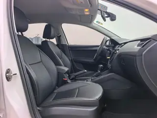 Skoda Octavia 2022 1.5L Edición automática interior foto 8 Skoda Octavia 2022 1.5L Edición automática interior foto 8