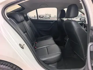 Skoda Octavia 2022 1.5L Edición automática interior foto 9 Skoda Octavia 2022 1.5L Edición automática interior foto 9