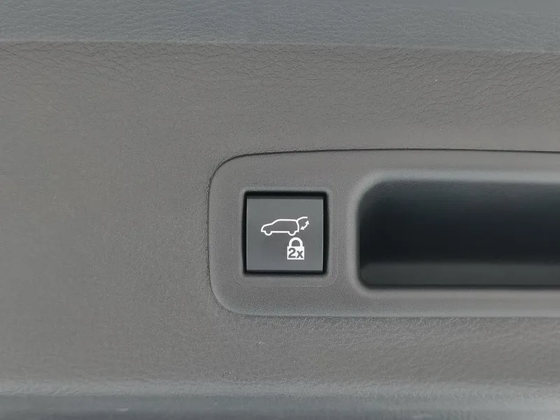 Toyota Sienna 2024 Dual Power 2.5L Four-wheel drive Premium Edition interior photo 12