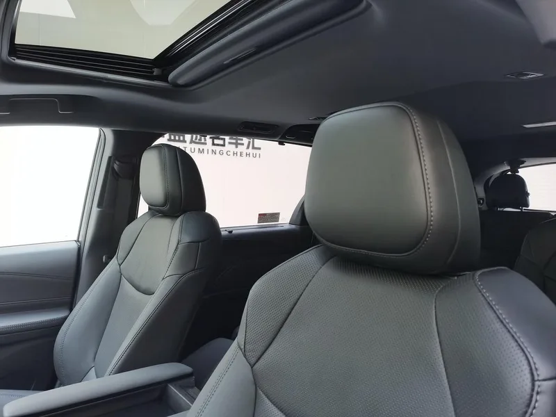Toyota Sienna 2024 Dual Power 2.5L Four-wheel drive Premium Edition interior photo 15