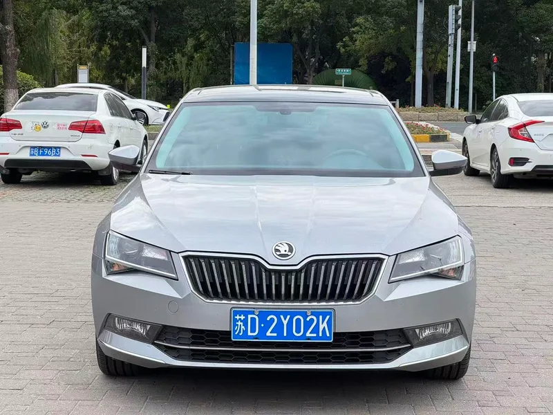 Skoda Superb 2016 TSI330 DSG Line Creation Edition exterior photo 2 Skoda Superb 2016 TSI330 DSG Line Creation Edition exterior photo 2