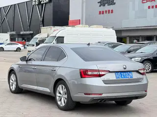 Skoda Superb 2016 TSI330 DSG Line Creation Edition interior photo 14 Skoda Superb 2016 TSI330 DSG Line Creation Edition interior photo 14