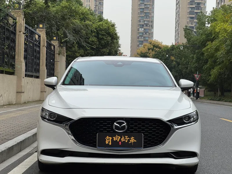 Mazda Mazda3 Axela 2022 2.0L Versión elegante de calidad automática exterior foto 2 Mazda Mazda3 Axela 2022 2.0L Versión elegante de calidad automática exterior foto 2