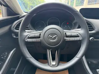 Mazda Mazda3 Axela 2022 2.0L Versión elegante de calidad automática interior foto 13 Mazda Mazda3 Axela 2022 2.0L Versión elegante de calidad automática interior foto 13