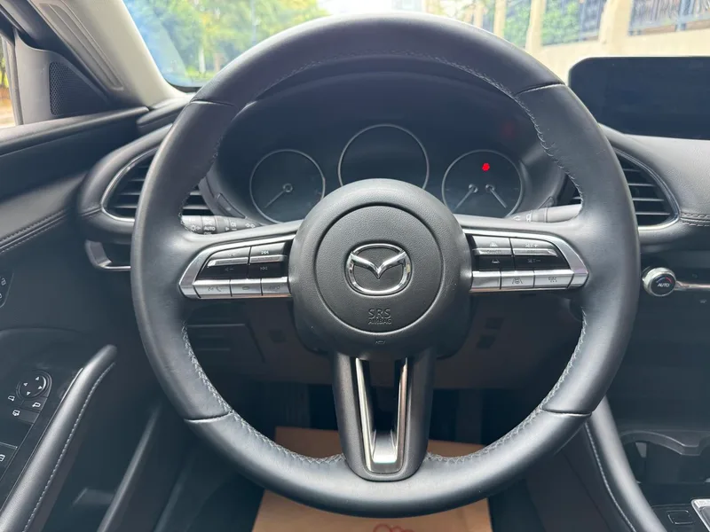 Mazda Mazda3 Axela 2022 2.0L Versión elegante de calidad automática interior foto 13 Mazda Mazda3 Axela 2022 2.0L Versión elegante de calidad automática interior foto 13