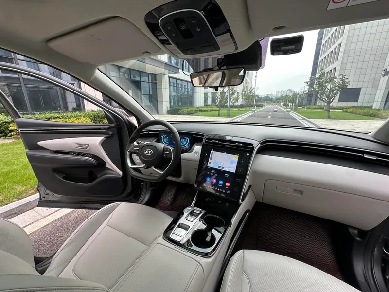 Hyundai Tucson 2021 Tucson L 1.5T LUX Two-wheel-drive Prestige Edition interior photo 12 Hyundai Tucson 2021 Tucson L 1.5T LUX Two-wheel-drive Prestige Edition interior photo 12