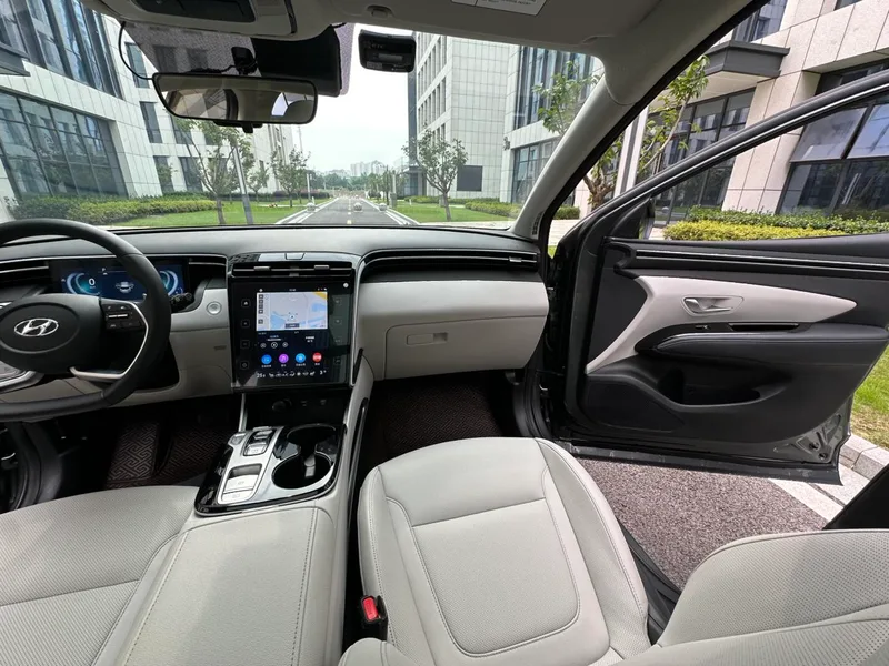 Hyundai Tucson 2021 Tucson L 1.5T LUX Two-wheel-drive Prestige Edition interior photo 13 Hyundai Tucson 2021 Tucson L 1.5T LUX Two-wheel-drive Prestige Edition interior photo 13