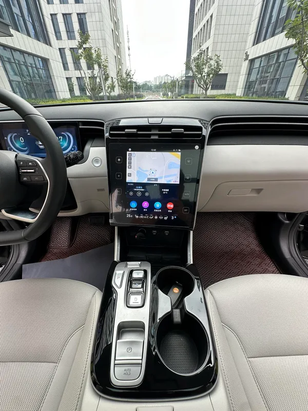 Hyundai Tucson 2021 Tucson L 1.5T LUX Two-wheel-drive Prestige Edition interior photo 17 Hyundai Tucson 2021 Tucson L 1.5T LUX Two-wheel-drive Prestige Edition interior photo 17