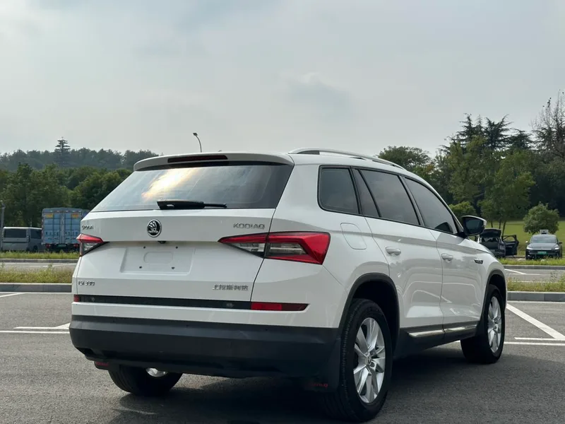 Skoda Kodiaq 2017 TSI330 5 Version de luxe à deux roues motrices extérieur photo 4 Skoda Kodiaq 2017 TSI330 5 Version de luxe à deux roues motrices extérieur photo 4
