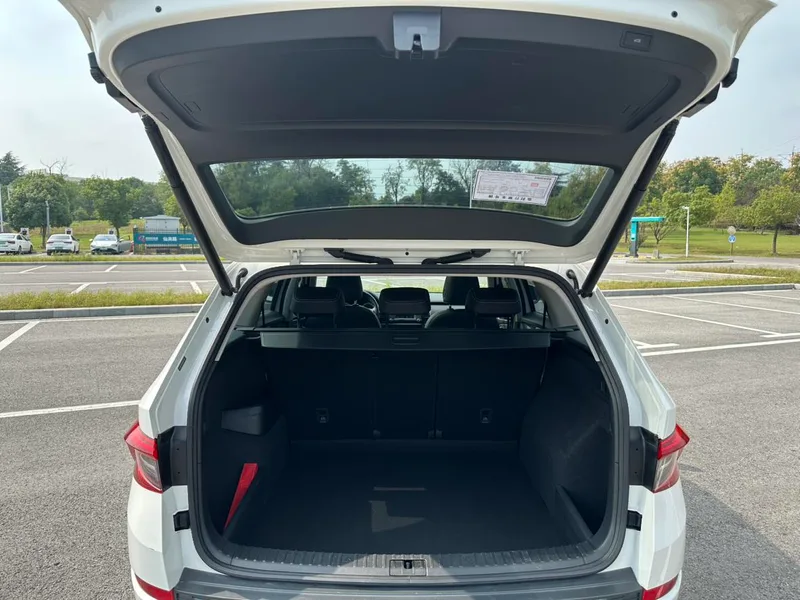 Skoda Kodiaq 2017 TSI330 5 Version de luxe à deux roues motrices intérieur photo 11 Skoda Kodiaq 2017 TSI330 5 Version de luxe à deux roues motrices intérieur photo 11