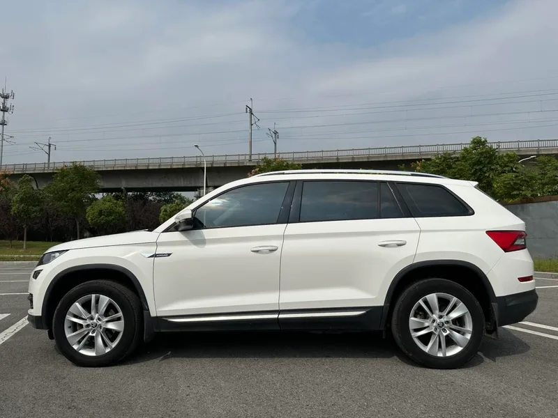 Skoda Kodiaq 2017 TSI330 5 Version de luxe à deux roues motrices intérieur photo 14 Skoda Kodiaq 2017 TSI330 5 Version de luxe à deux roues motrices intérieur photo 14