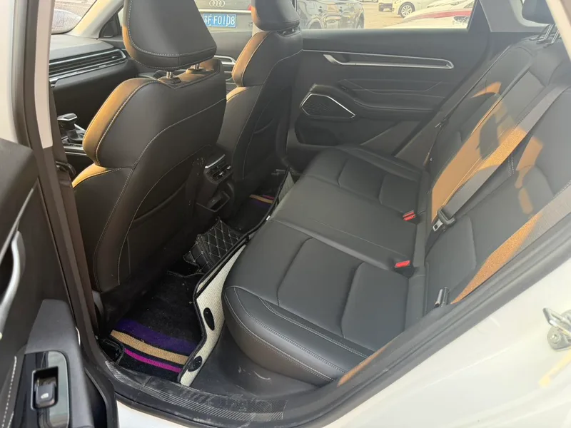 Geely Emgrand 2022 4th Gen 1.5L CVT Premium Trim interior photo 8 Geely Emgrand 2022 4th Gen 1.5L CVT Premium Trim interior photo 8