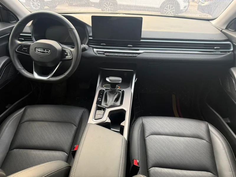 Geely Emgrand 2022 4th Gen 1.5L CVT Premium Trim interior photo 11 Geely Emgrand 2022 4th Gen 1.5L CVT Premium Trim interior photo 11