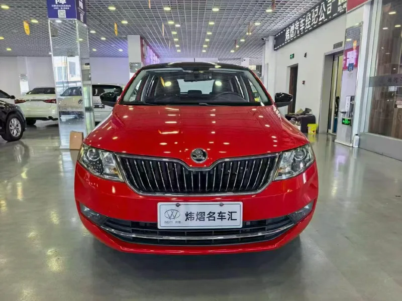 Skoda Rapid Spaceback 2018 1.6L Versión automática de confort exterior foto 2 Skoda Rapid Spaceback 2018 1.6L Versión automática de confort exterior foto 2