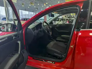 Skoda Rapid Spaceback 2018 1.6L Versión automática de confort exterior foto 5 Skoda Rapid Spaceback 2018 1.6L Versión automática de confort exterior foto 5