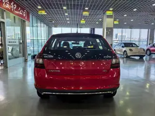 Skoda Rapid Spaceback 2018 1.6L Versión automática de confort interior foto 9 Skoda Rapid Spaceback 2018 1.6L Versión automática de confort interior foto 9