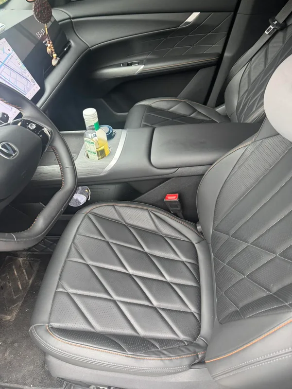 Changan CS75 PLUS 2025 Fourth generation 1.5T New Blue Whale Wisdom Enjoy interior photo 7