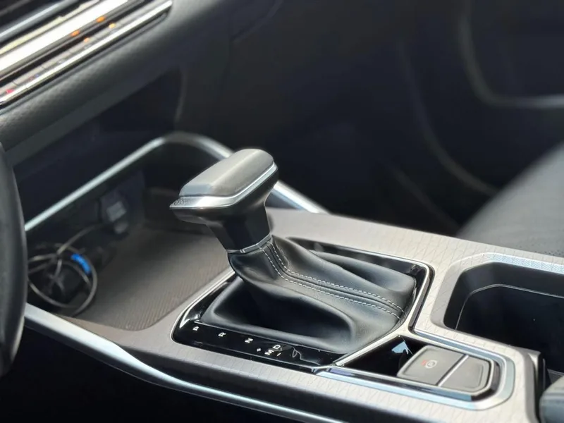 Geely Emgrand 2022 4th Gen 1.5L CVT Elite-type exterior photo 7 Geely Emgrand 2022 4th Gen 1.5L CVT Elite-type exterior photo 7