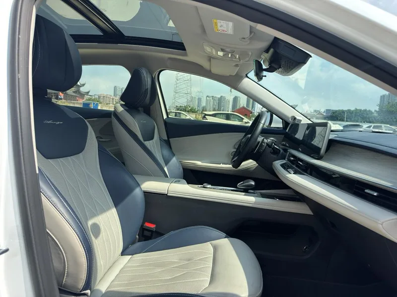 Chery Arrizo 8 2022 1.6TGDI DCT Perfection interior photo 9