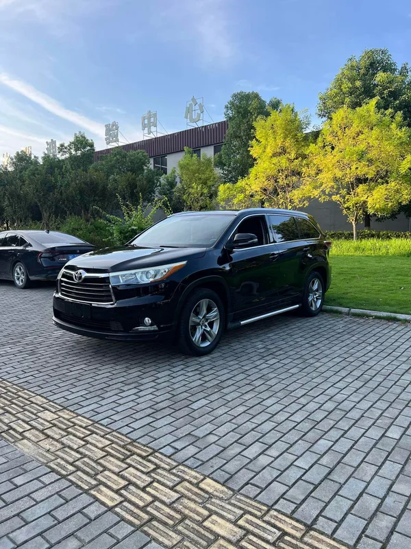 Toyota Highlander 2015 2.0T Four-wheel drive deluxe edition 7 seat exterior photo 1 Toyota Highlander 2015 2.0T Four-wheel drive deluxe edition 7 seat exterior photo 1