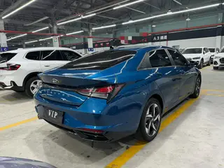 Hyundai Elantra 2022 1.5L CVT GLX Versión de élite interior foto 10 Hyundai Elantra 2022 1.5L CVT GLX Versión de élite interior foto 10